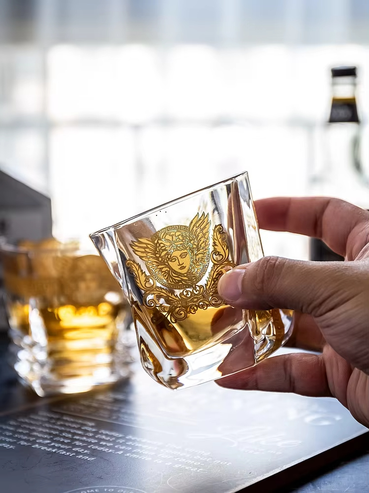 Medusa Gold Head Painted Whisk - Whisky Beer And Wine のレビューと価格